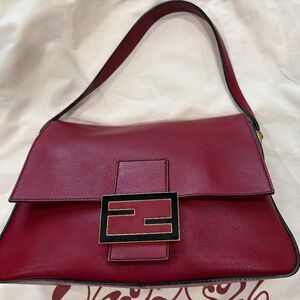 Fendi- mamma forever